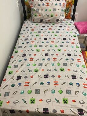Minecraft-Inspired Kids Twin Bedding Set - Grey with Multi-Color Icons.
